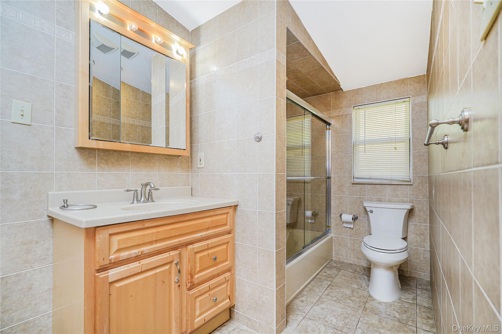 215 Coverly Avenue Property Photo 26