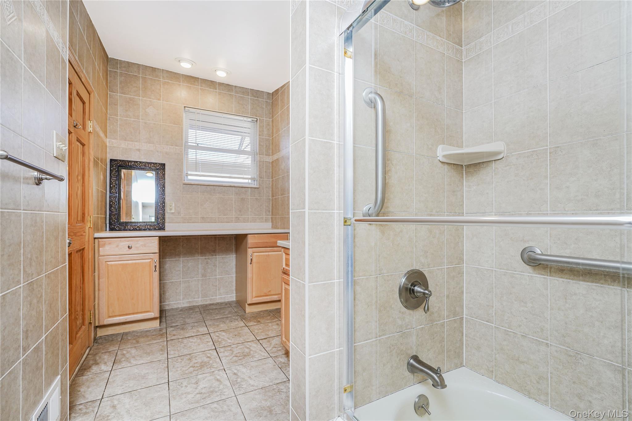 215 Coverly Avenue Property Photo 27