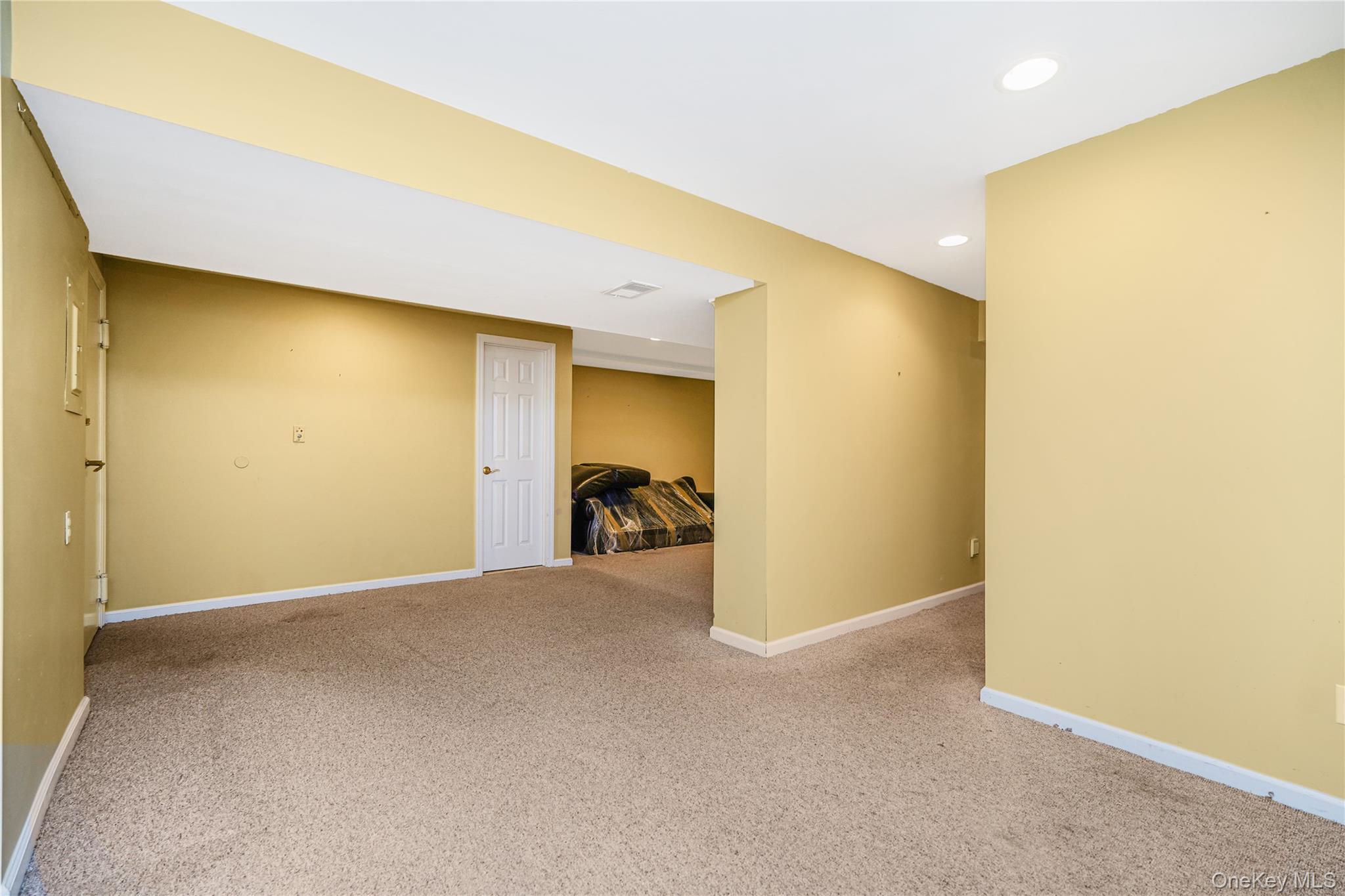 215 Coverly Avenue Property Photo 29