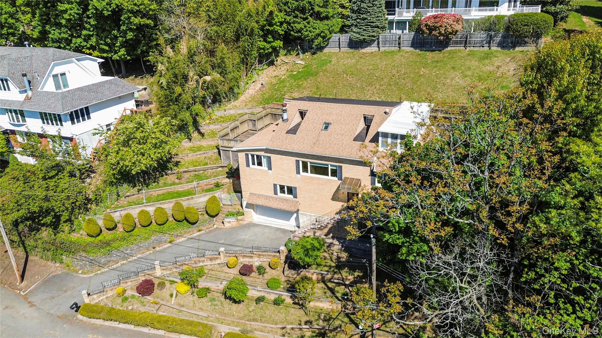 215 Coverly Avenue Property Photo 39