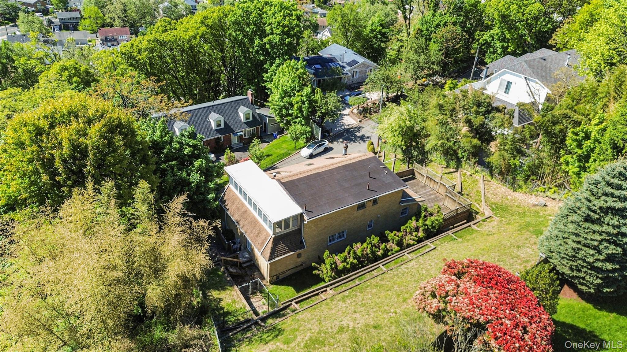 215 Coverly Avenue Property Photo 44