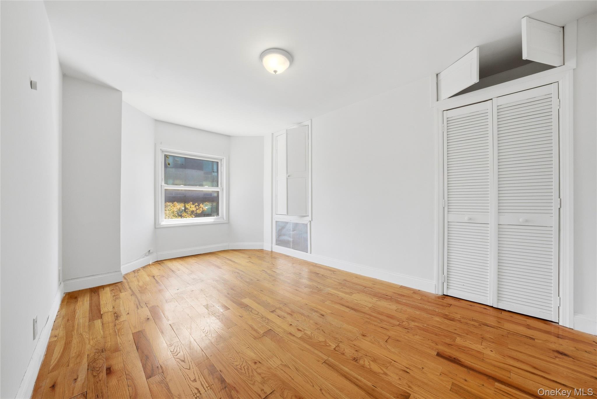 609 Wales Avenue Property Photo 6