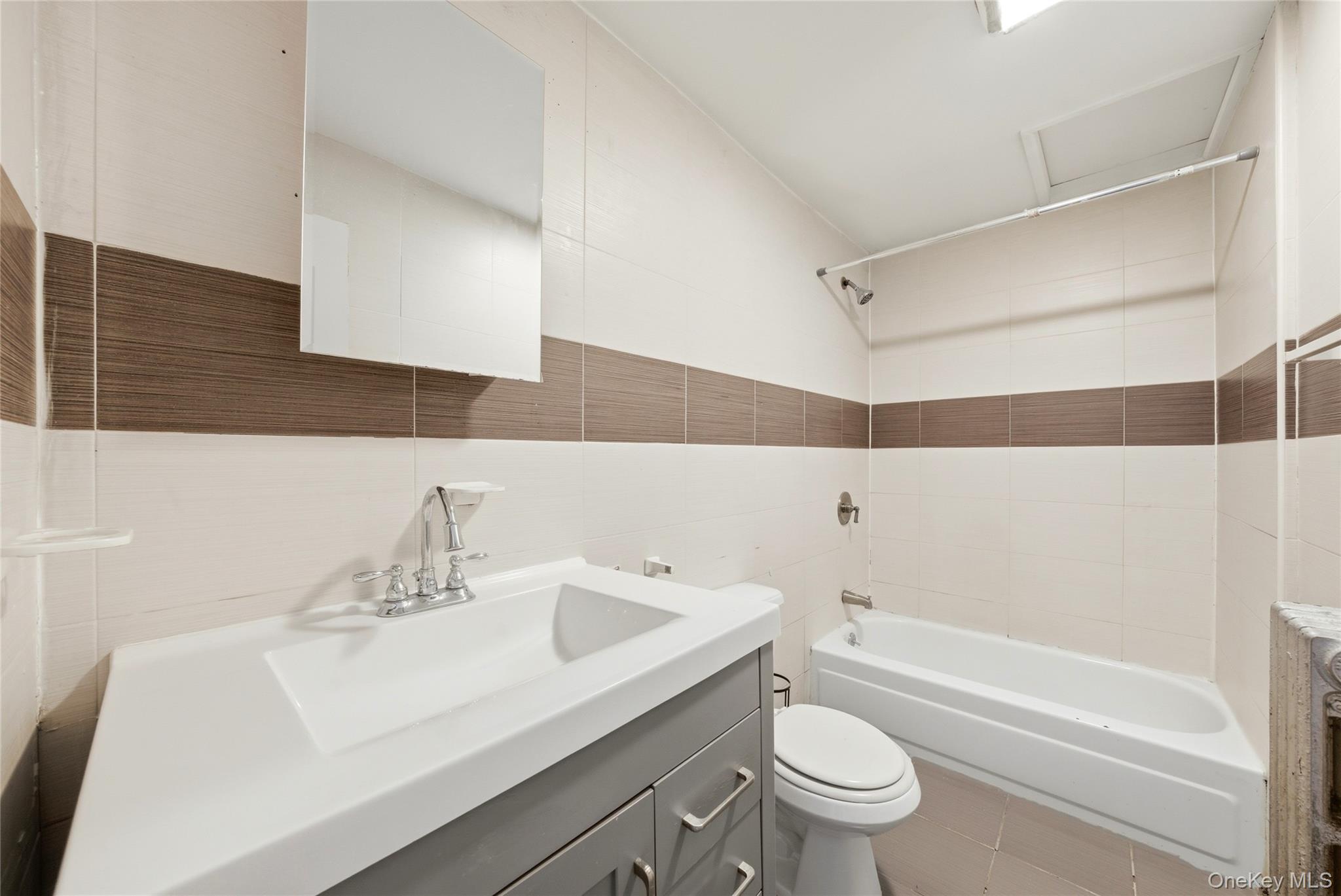 609 Wales Avenue Property Photo 8