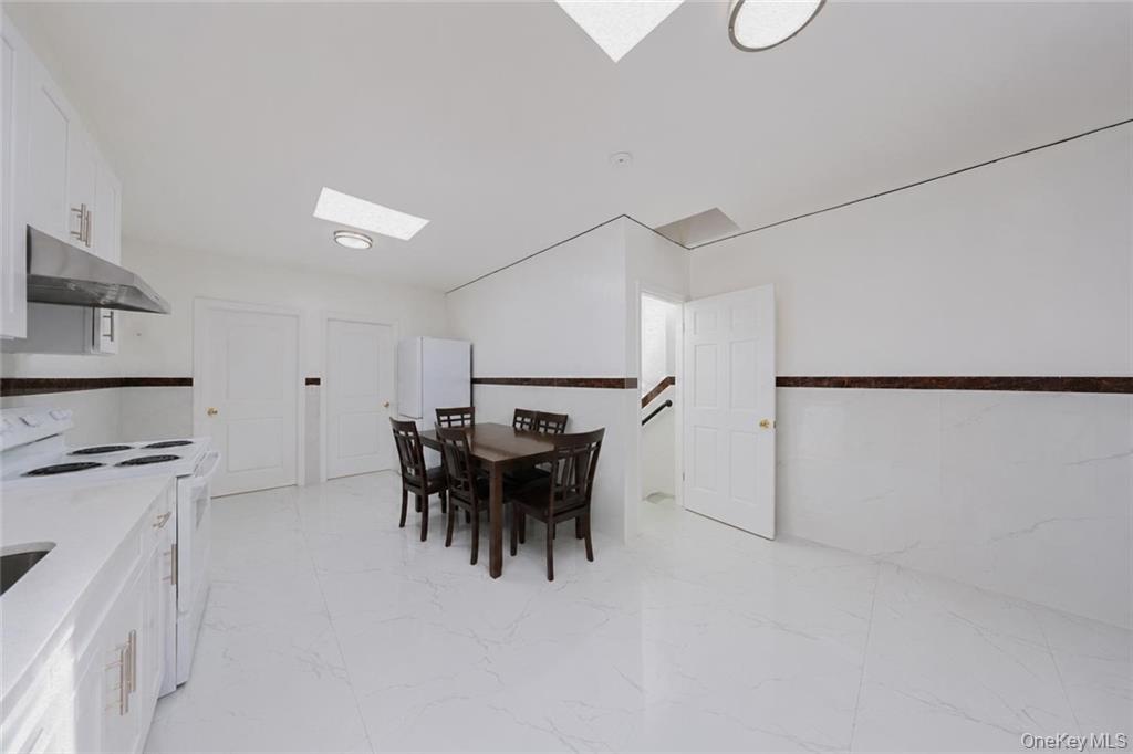 448 55th Street Property Photo 5