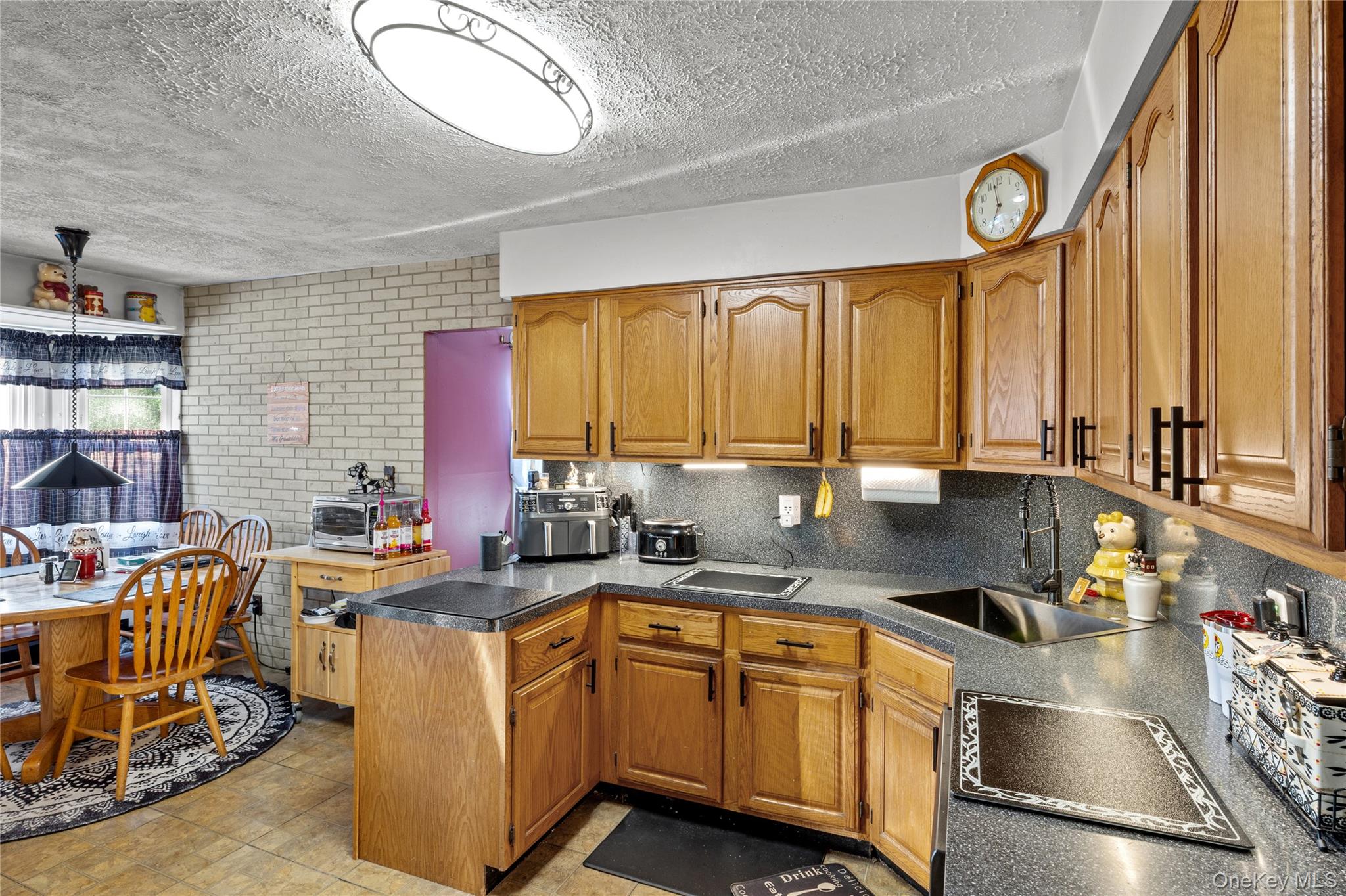 96 Hudson Avenue Property Photo 8