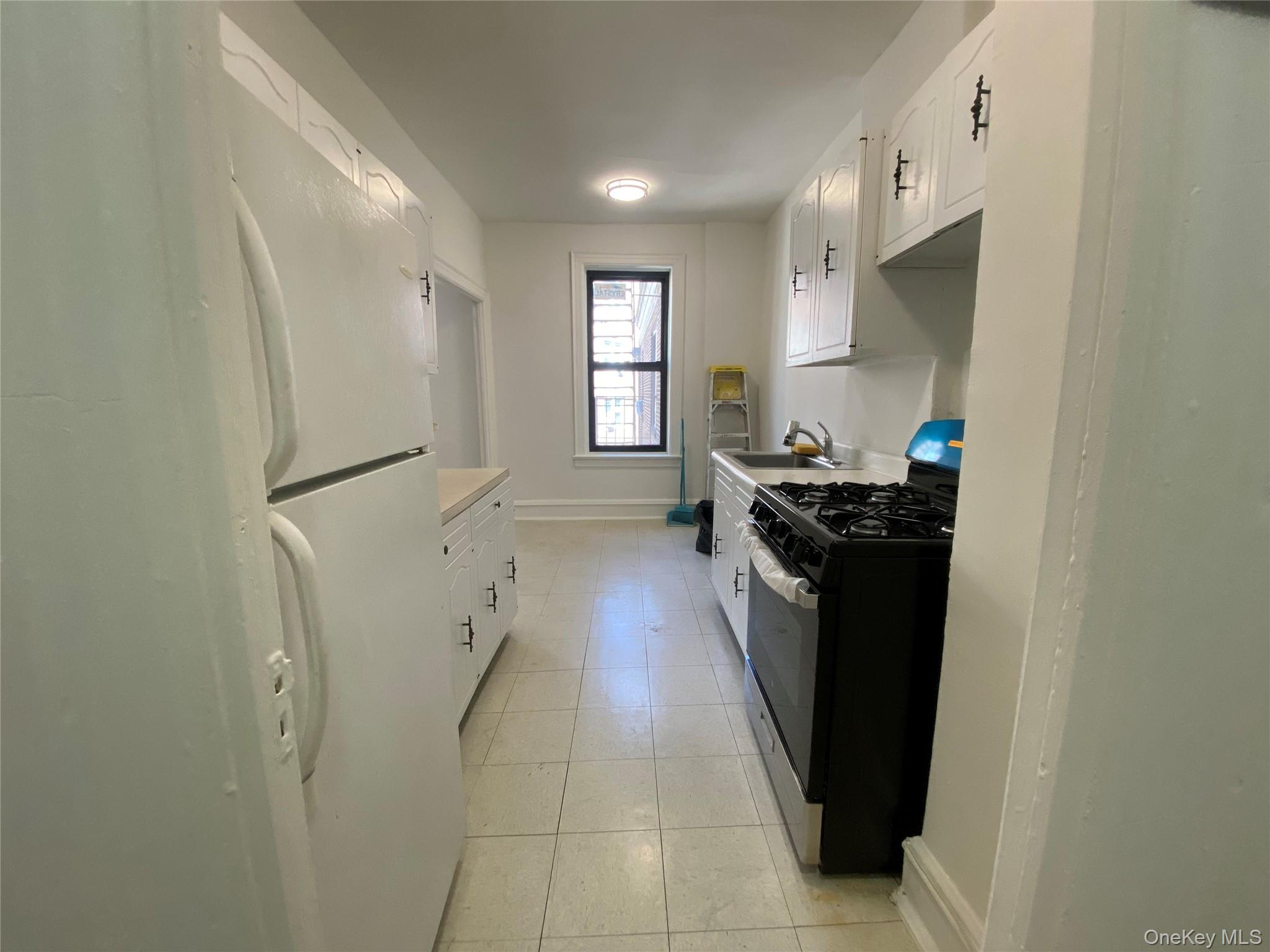 140-30 Sanford Avenue 5a Property Photo 4