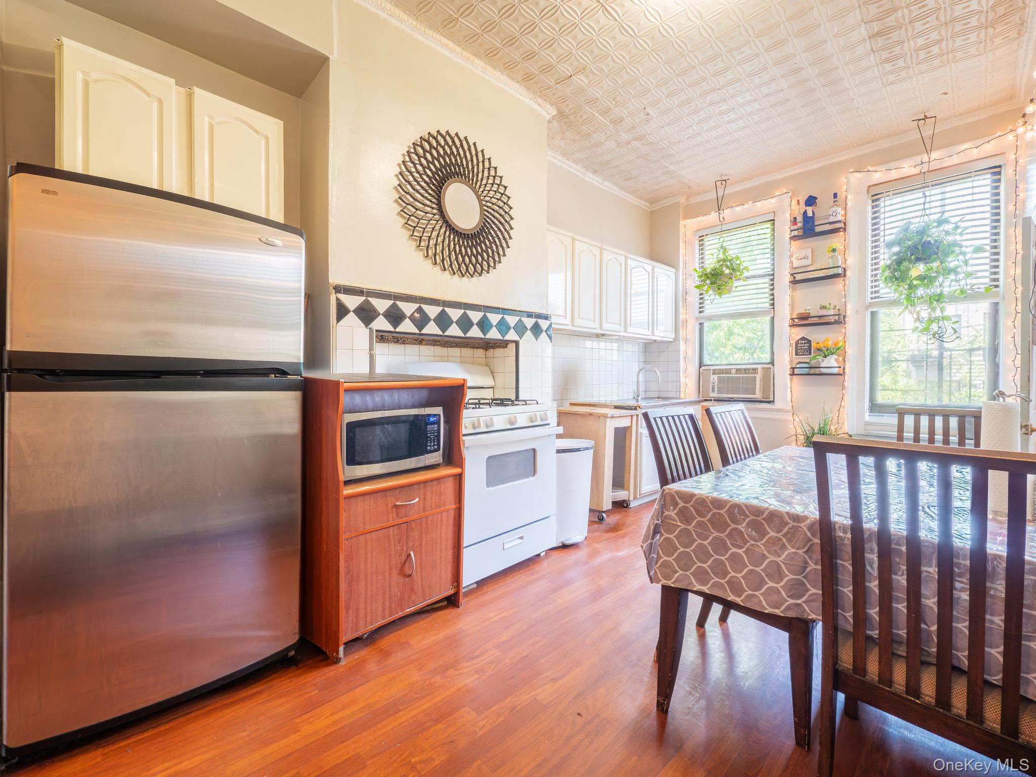 236 Suydam Street Property Photo 13