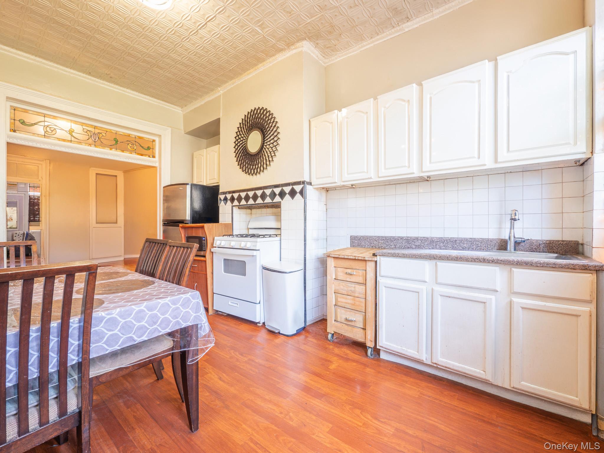 236 Suydam Street Property Photo 15