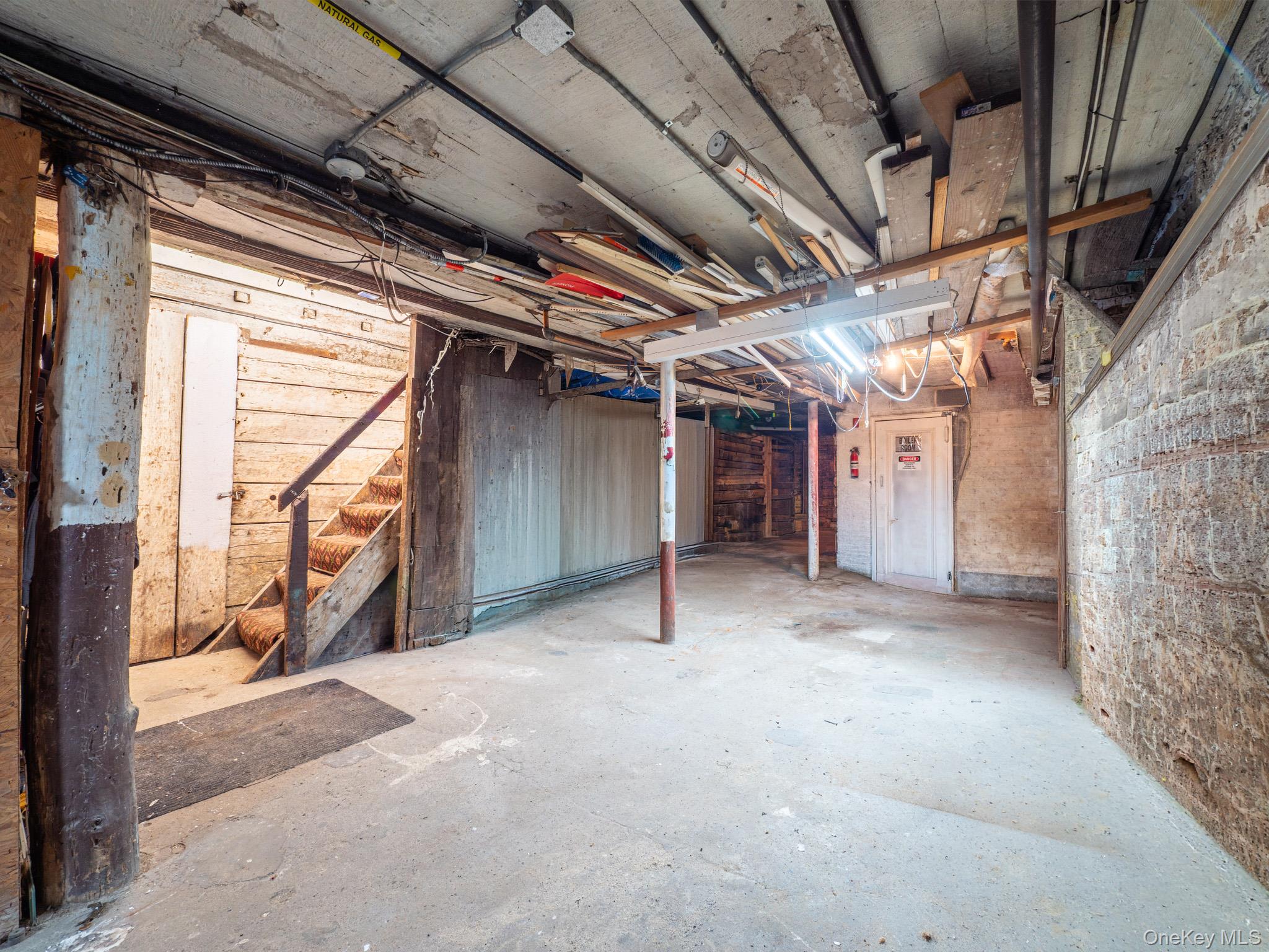 236 Suydam Street Property Photo 22