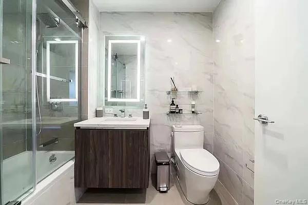 33-66 Farrington 14a Property Photo 5