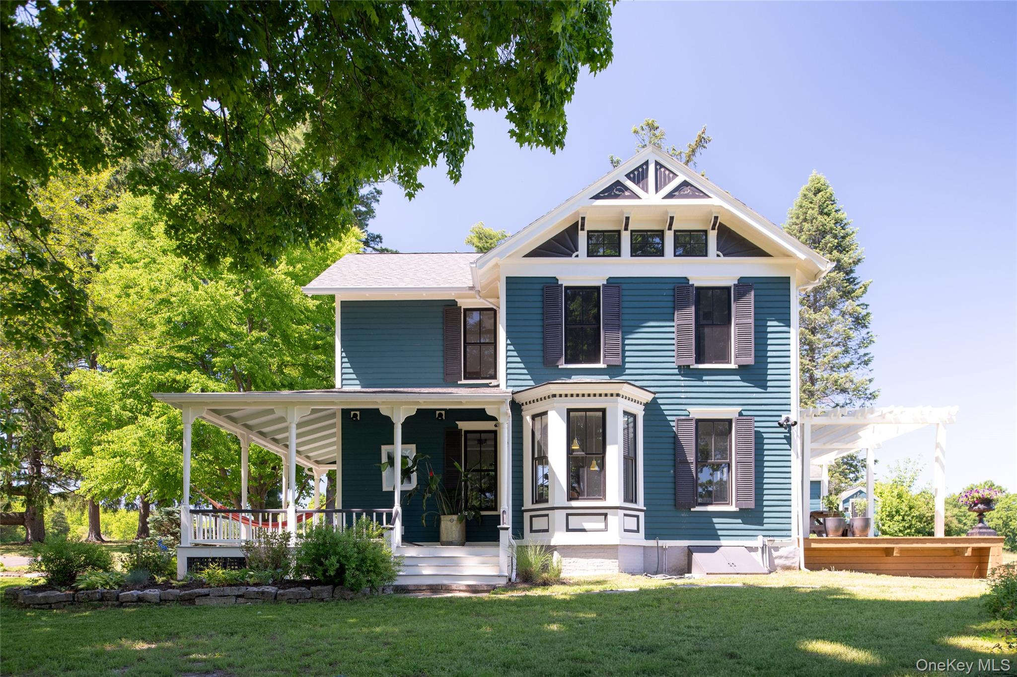 1838 River Rd Property Photo 2