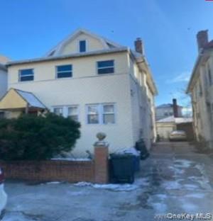 3728 Lyme Avenue Property Photo 2