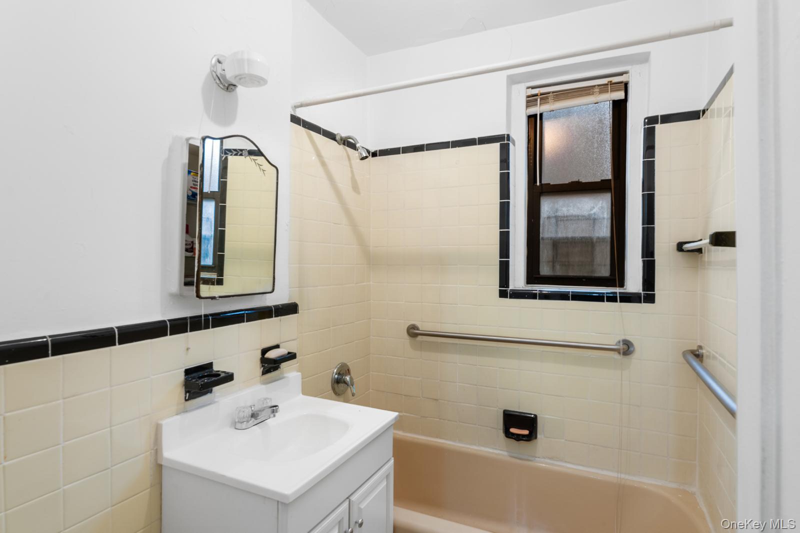 35-16 85th Street 3h Property Photo 6