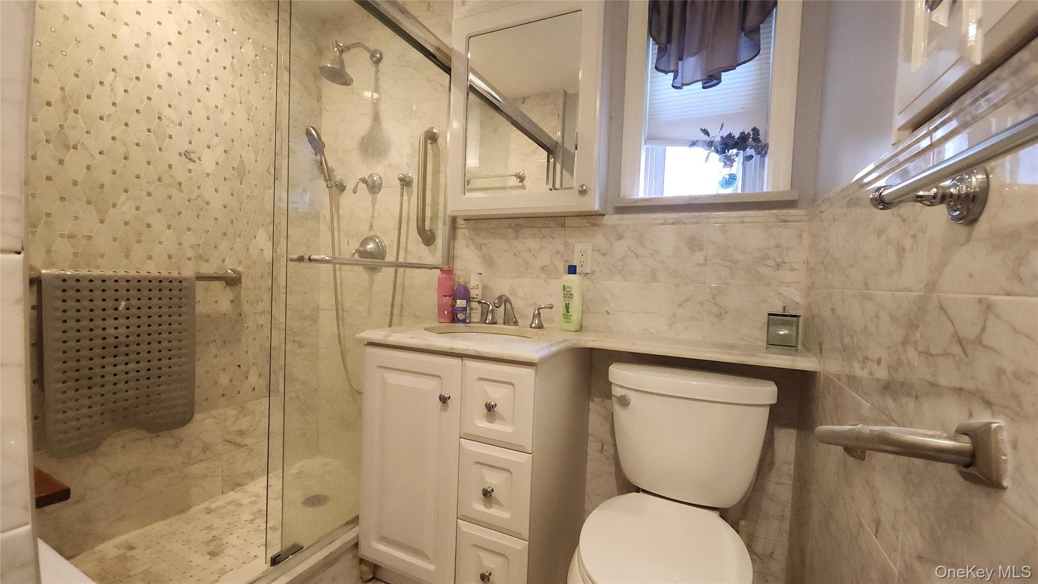 7432 Calamus Avenue Property Photo 13