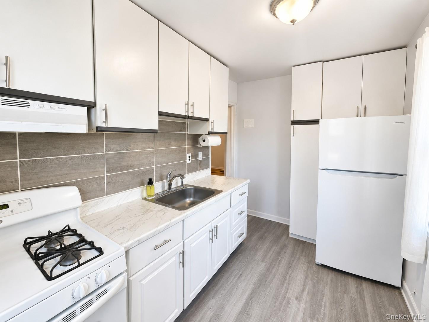 131 39 234 Street Ll Property Photo 3