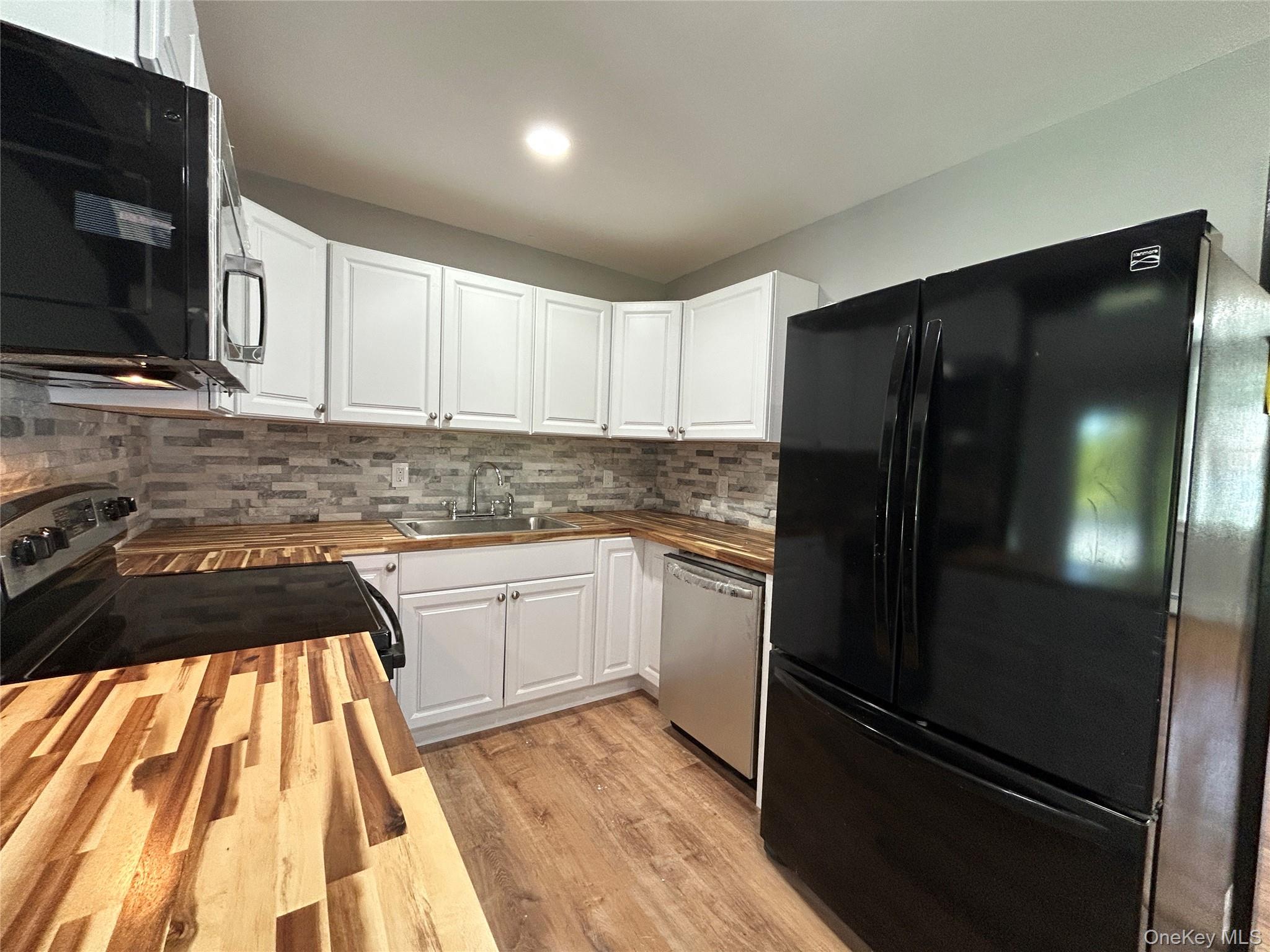 32 Reimer Avenue Property Photo 3