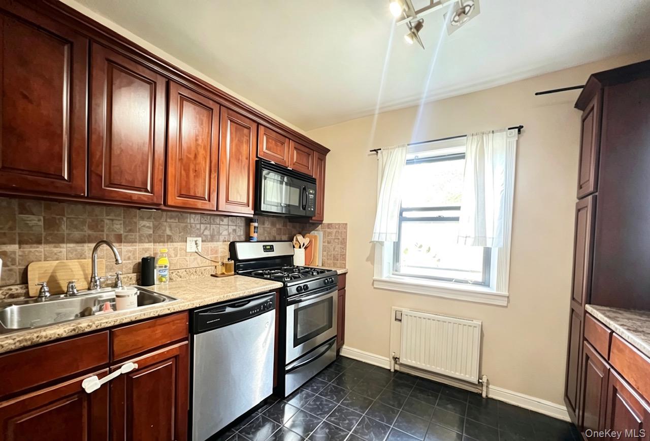 6968 137th Street 1b Property Photo 12