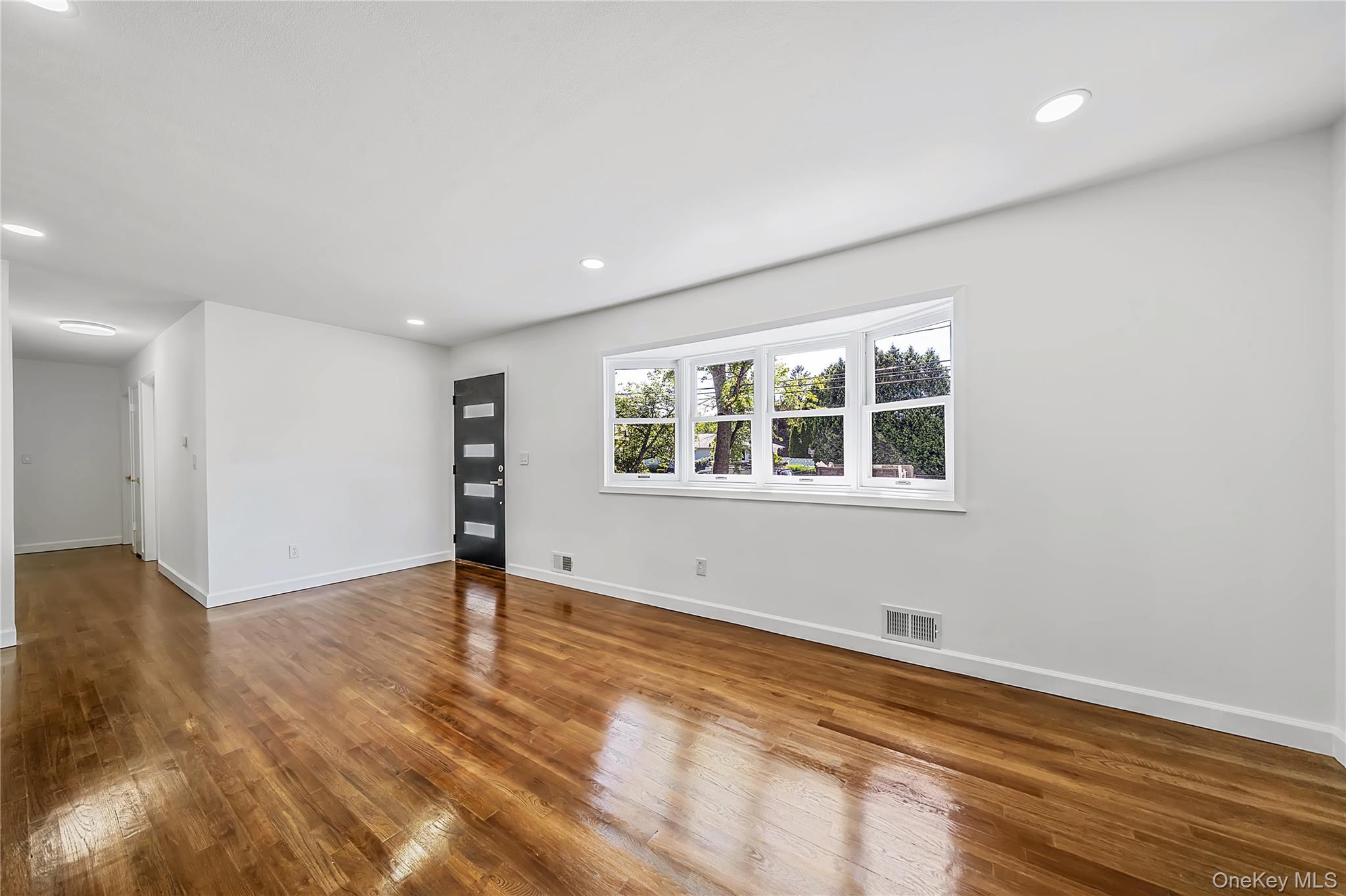 267 Woodhull Avenue Property Photo 3