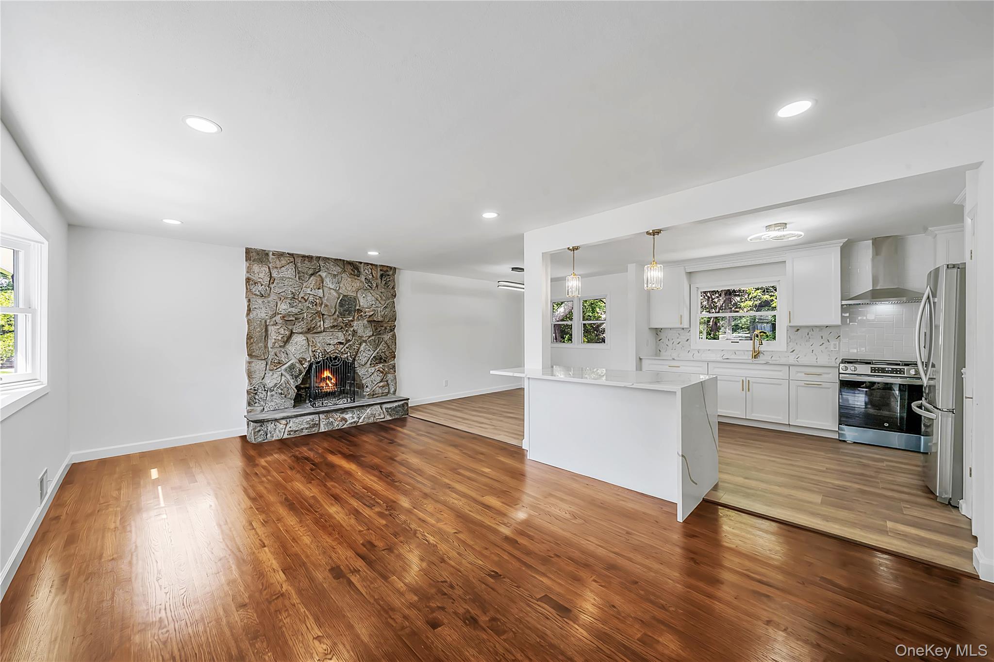 267 Woodhull Avenue Property Photo 4
