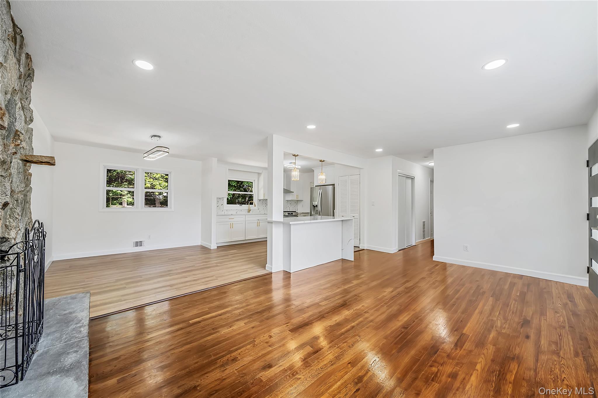 267 Woodhull Avenue Property Photo 5
