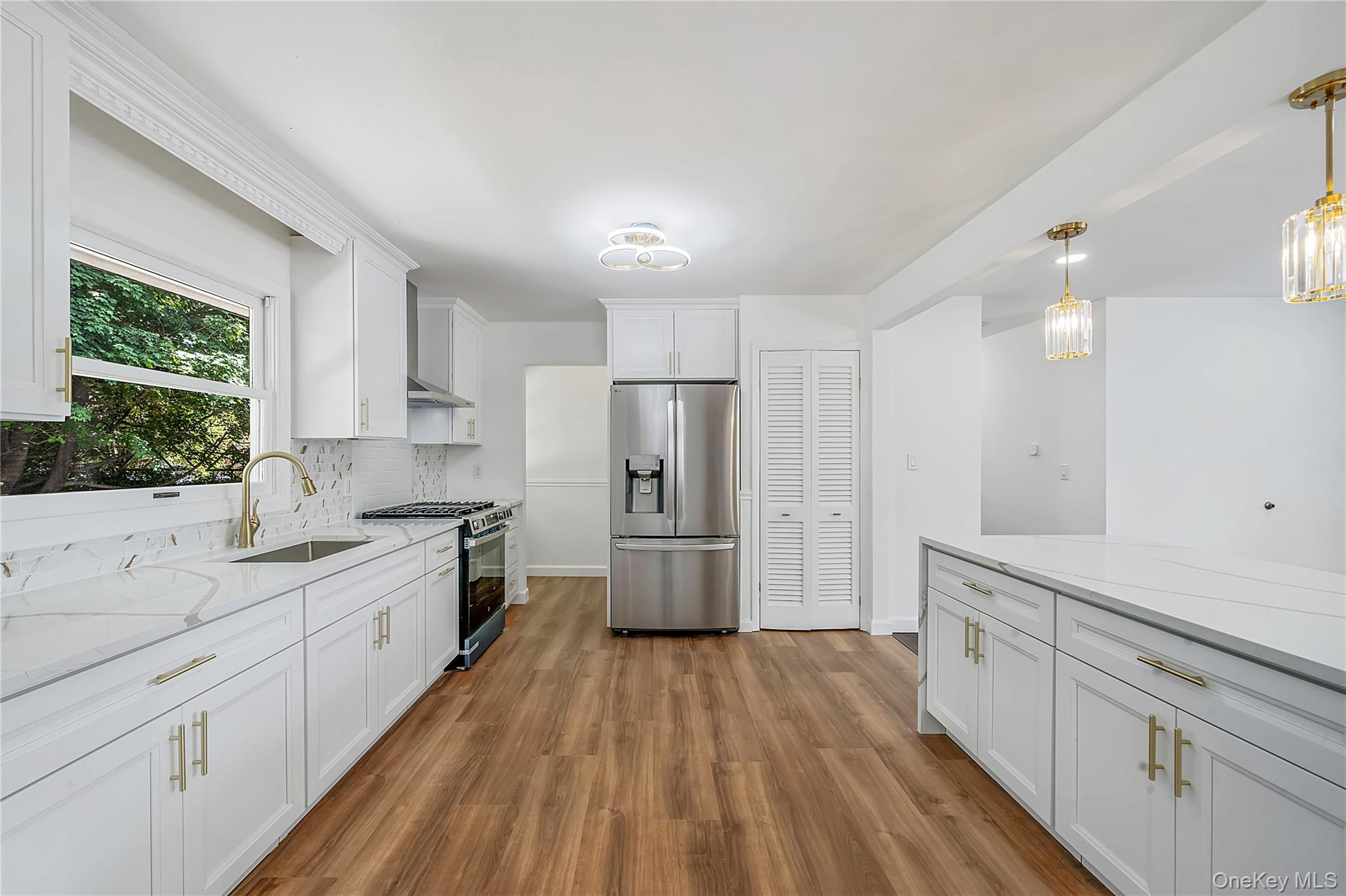 267 Woodhull Avenue Property Photo 7