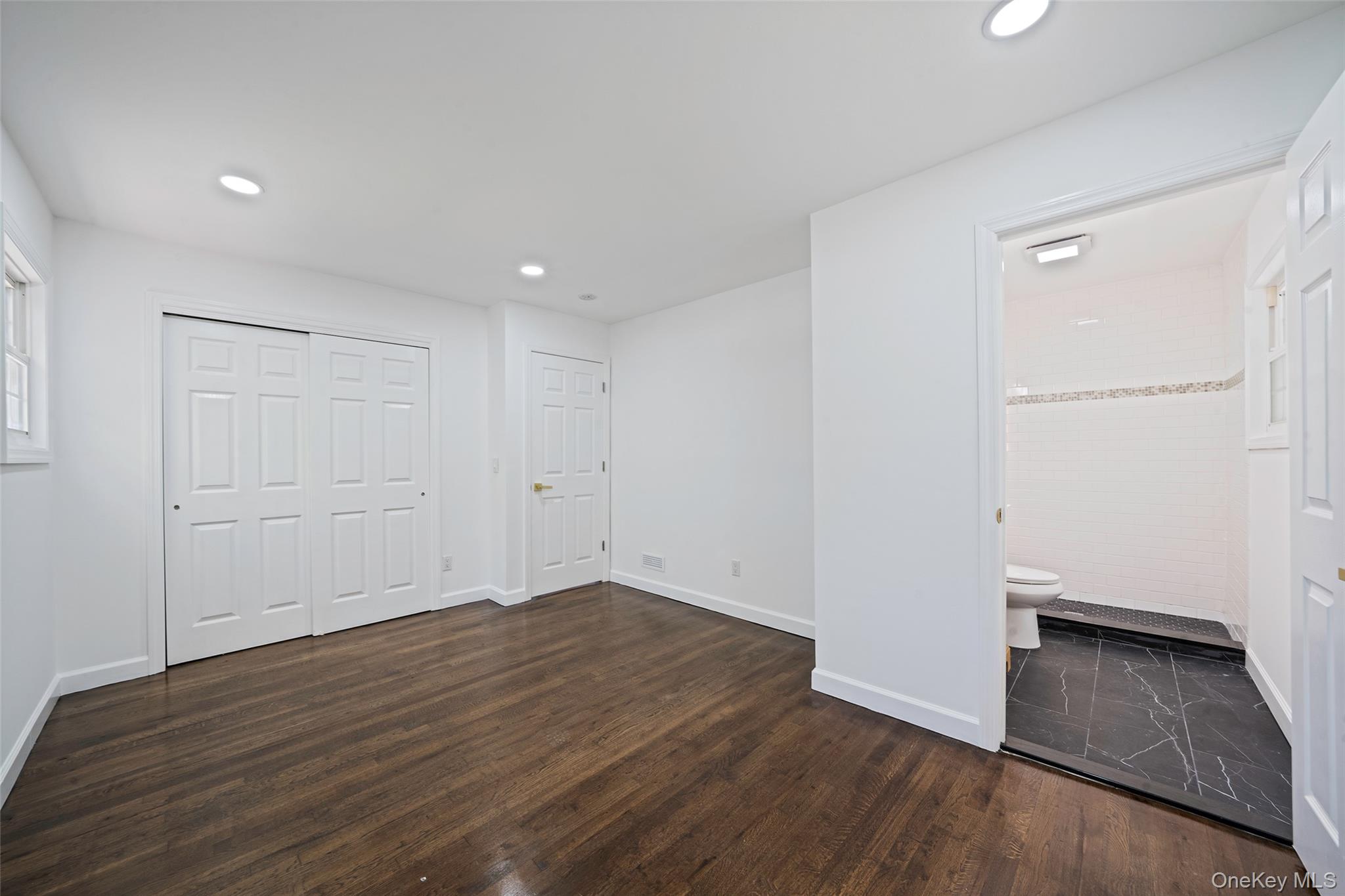 267 Woodhull Avenue Property Photo 9