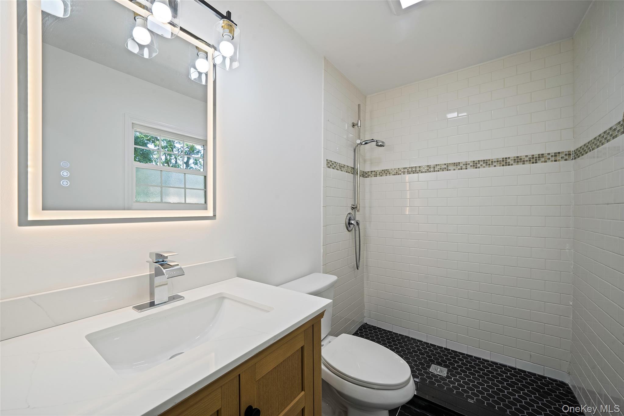 267 Woodhull Avenue Property Photo 10