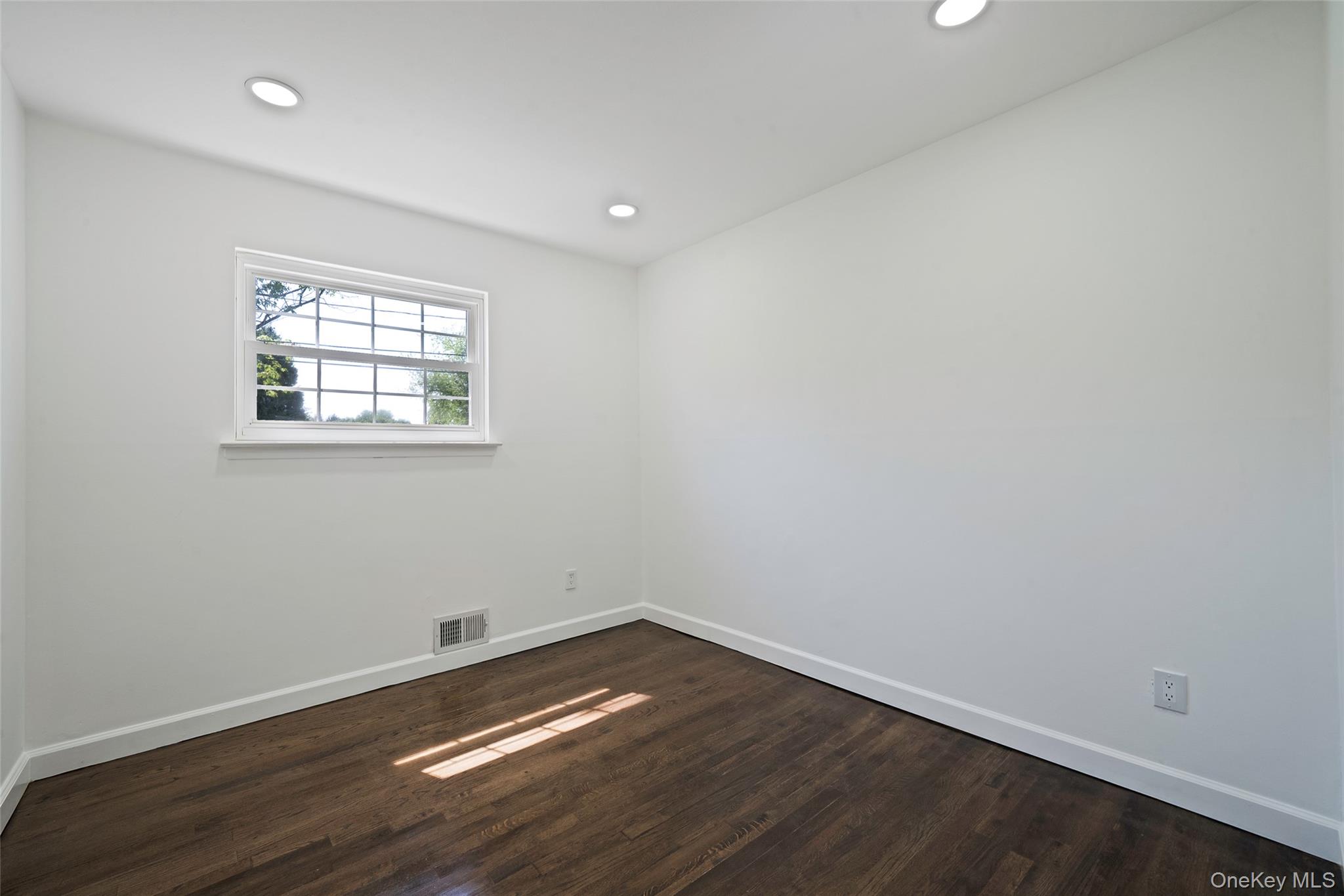 267 Woodhull Avenue Property Photo 13