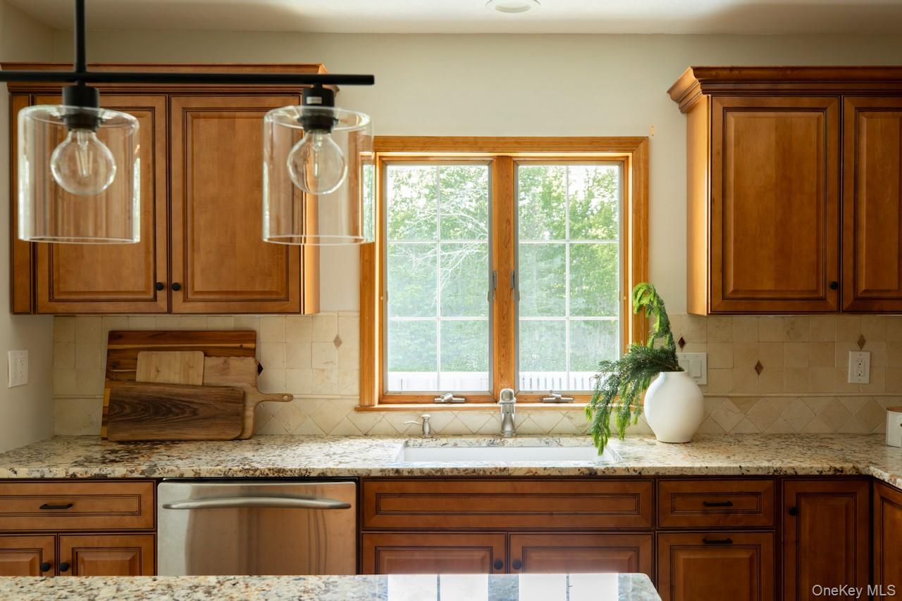 2114 Brush Ridge Road Property Photo 8