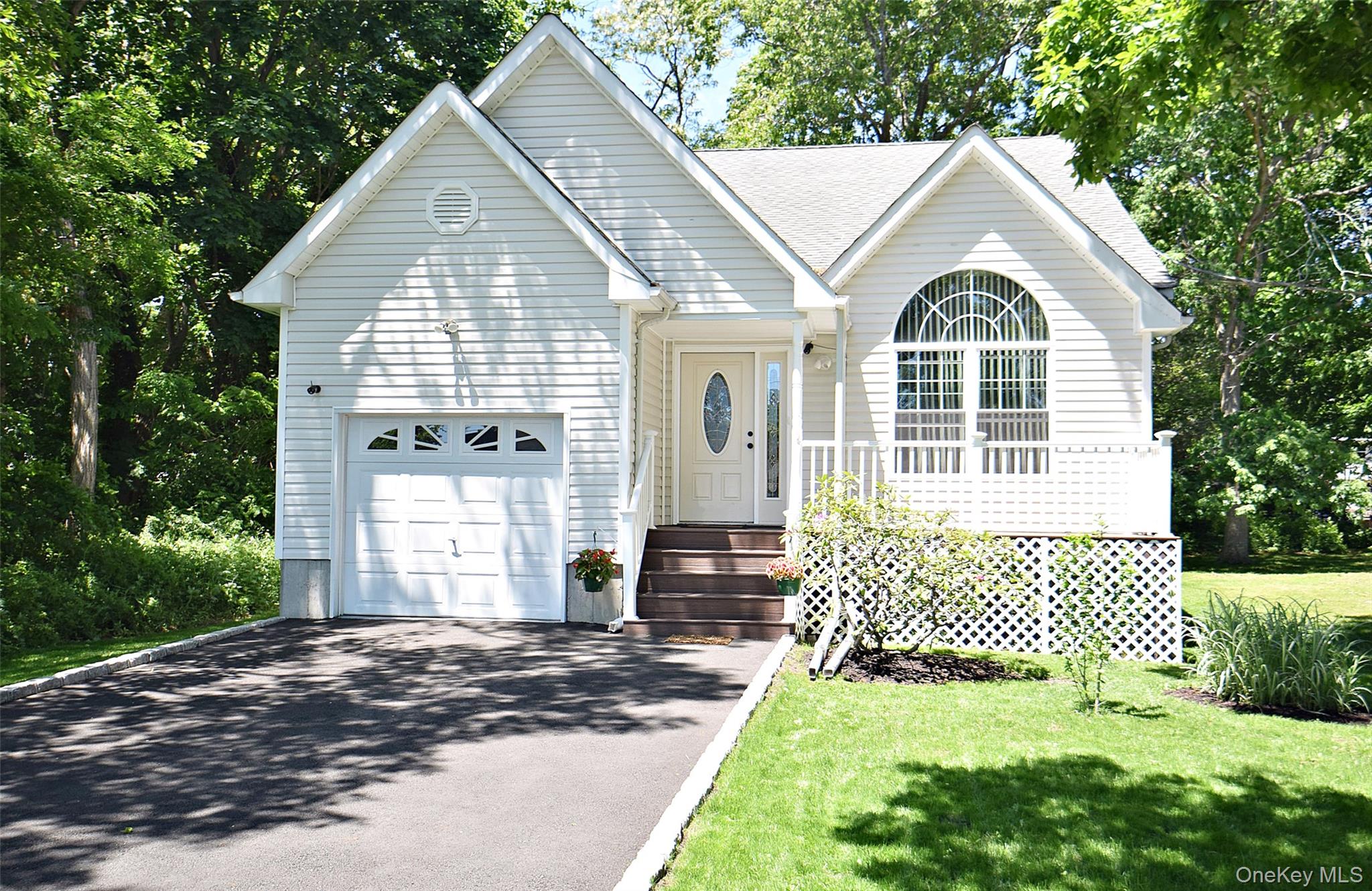 51 Spar Drive Property Photo 1
