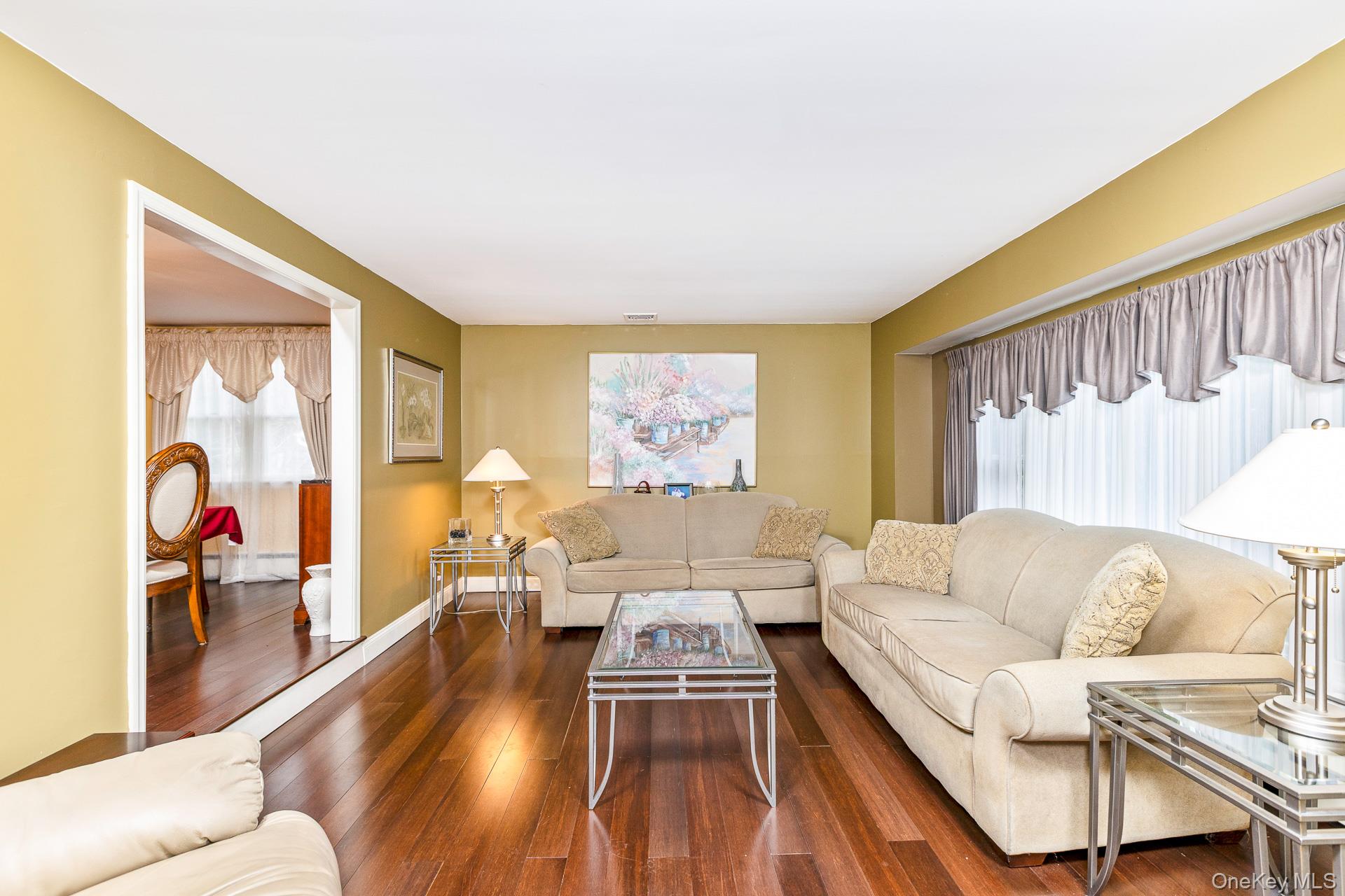 19 Knoll Lane Property Photo 3