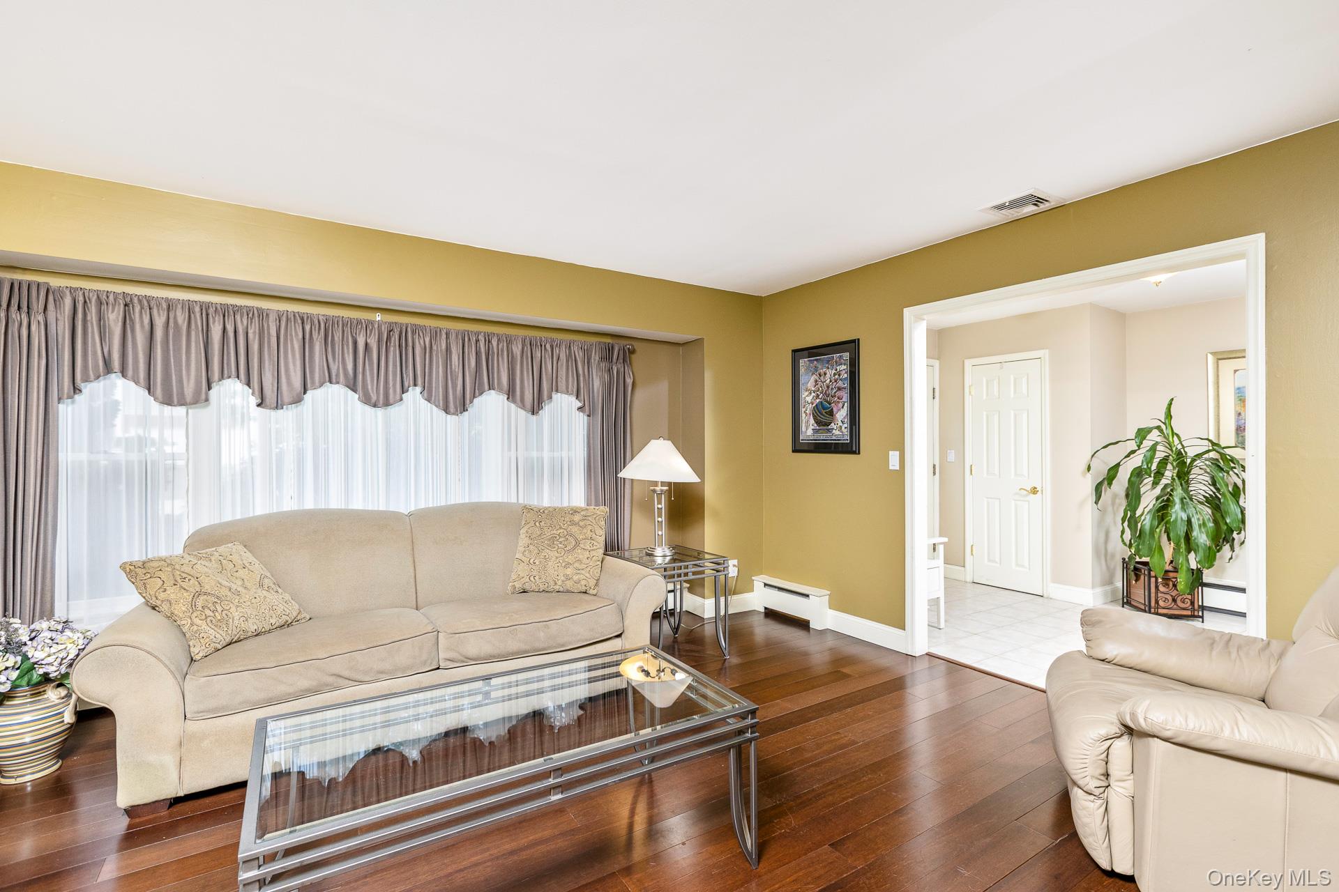 19 Knoll Lane Property Photo 4