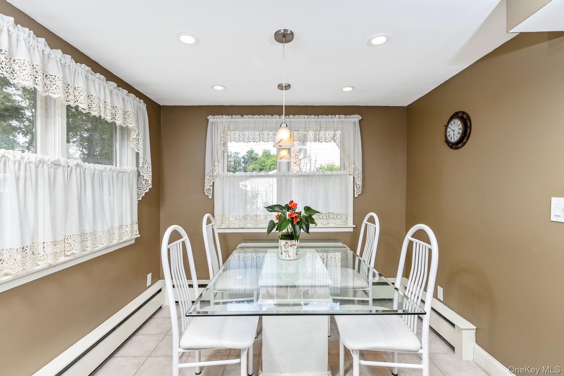 19 Knoll Lane Property Photo 12