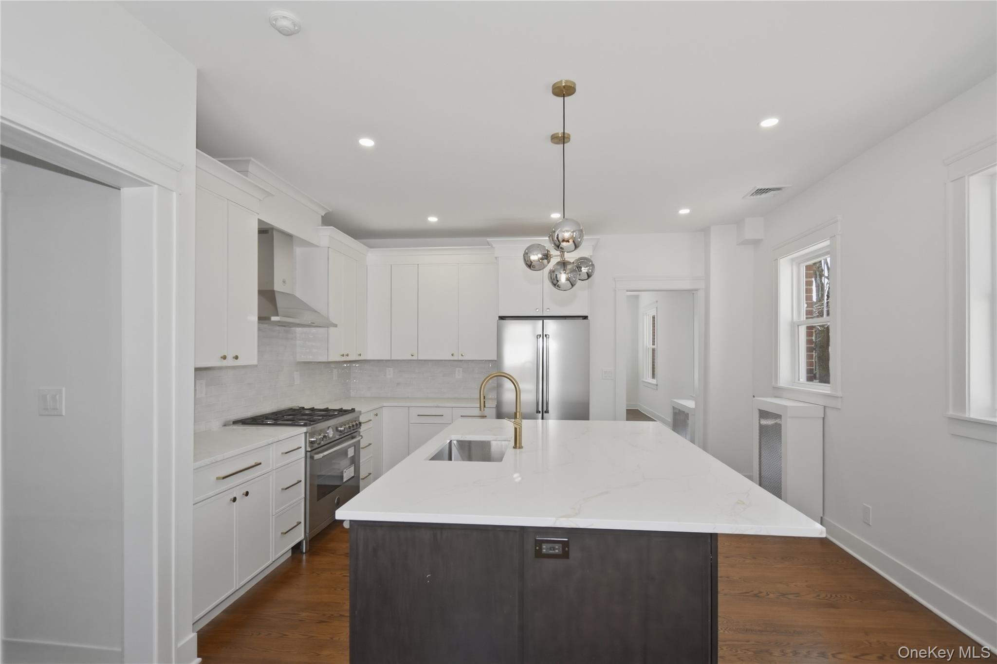 55 Stuyvesant Plaza Property Photo 22