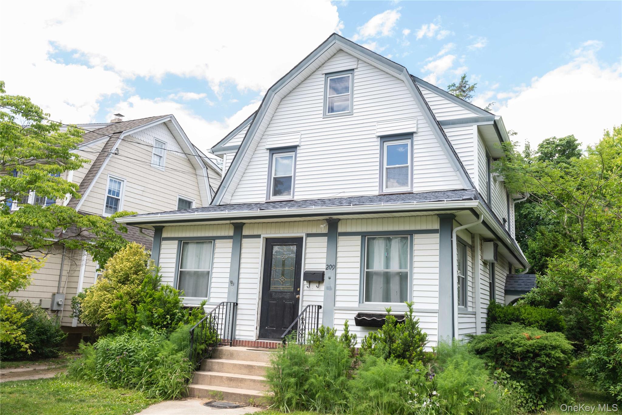 209 Sherman Street Property Photo 1