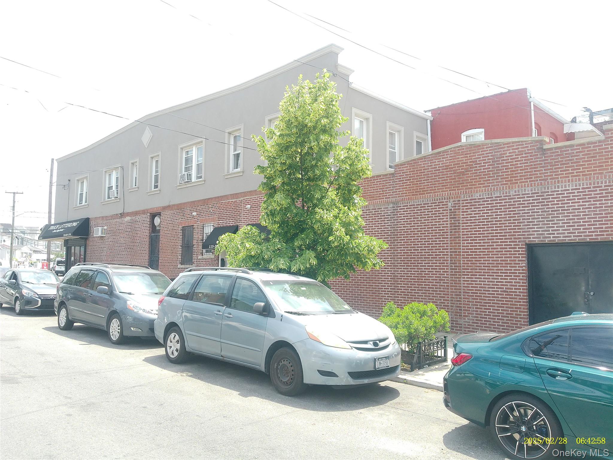 11923 Rockaway Boulevard Property Photo 6