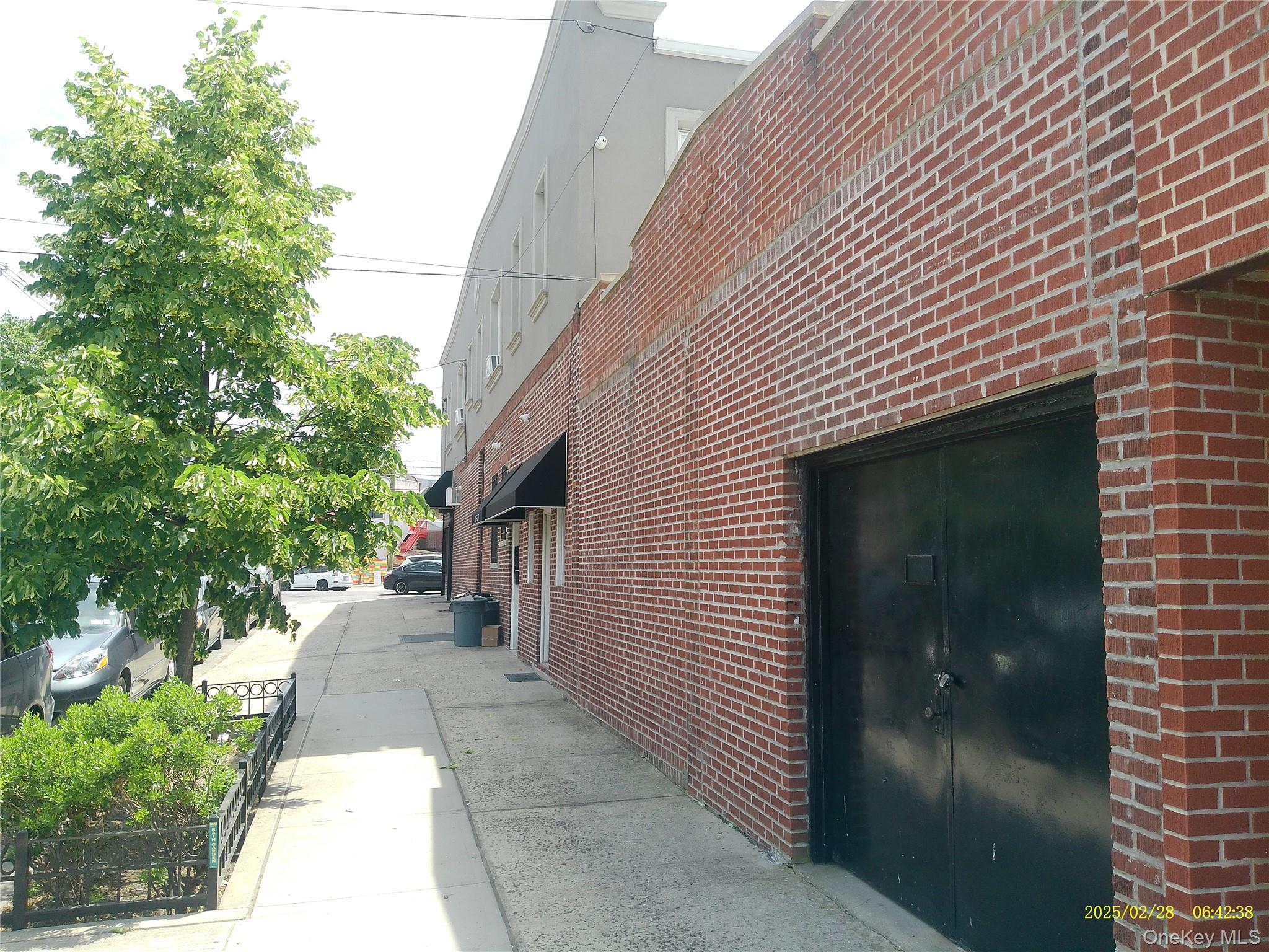 11923 Rockaway Boulevard Property Photo 7