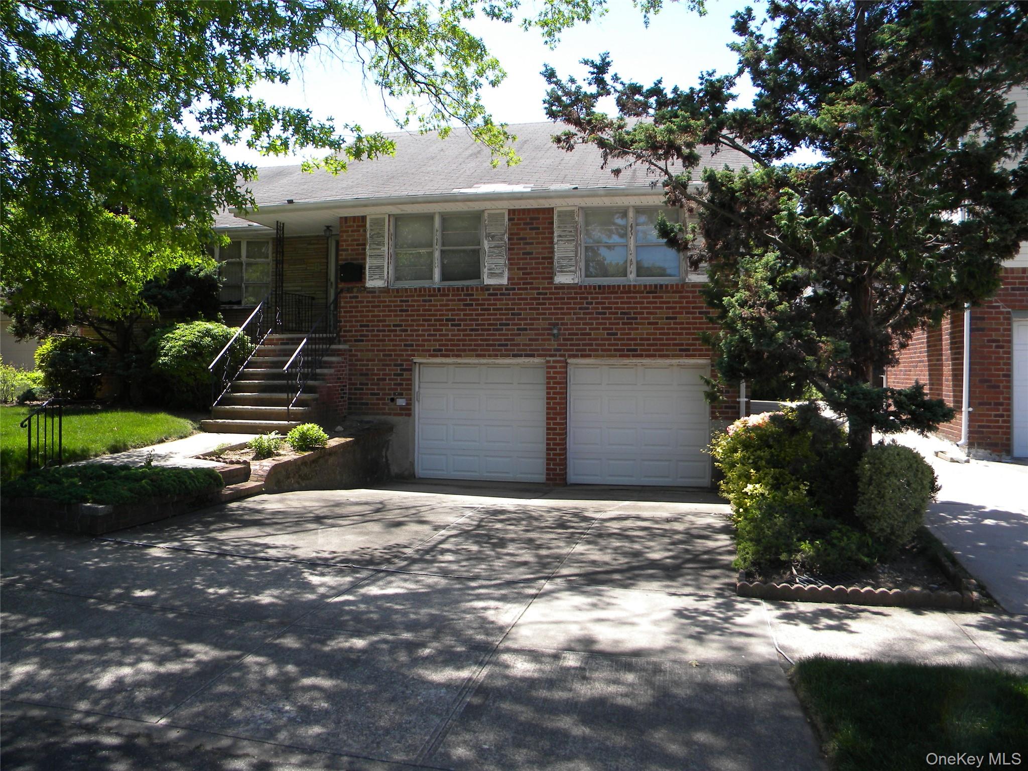 2810 210th Place Property Photo 1