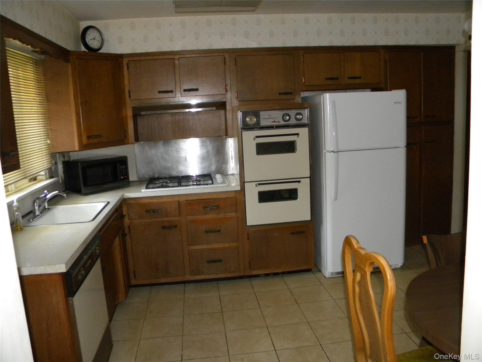 2810 210th Place Property Photo 5
