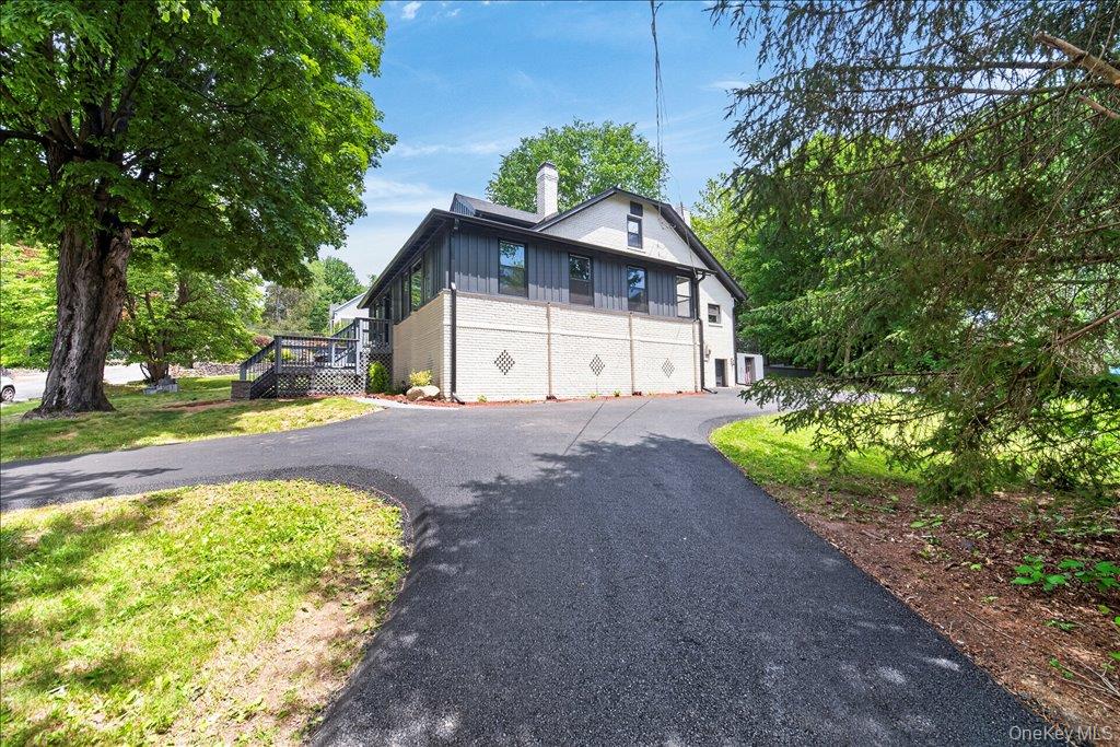 584 Shore Drive Property Photo 4