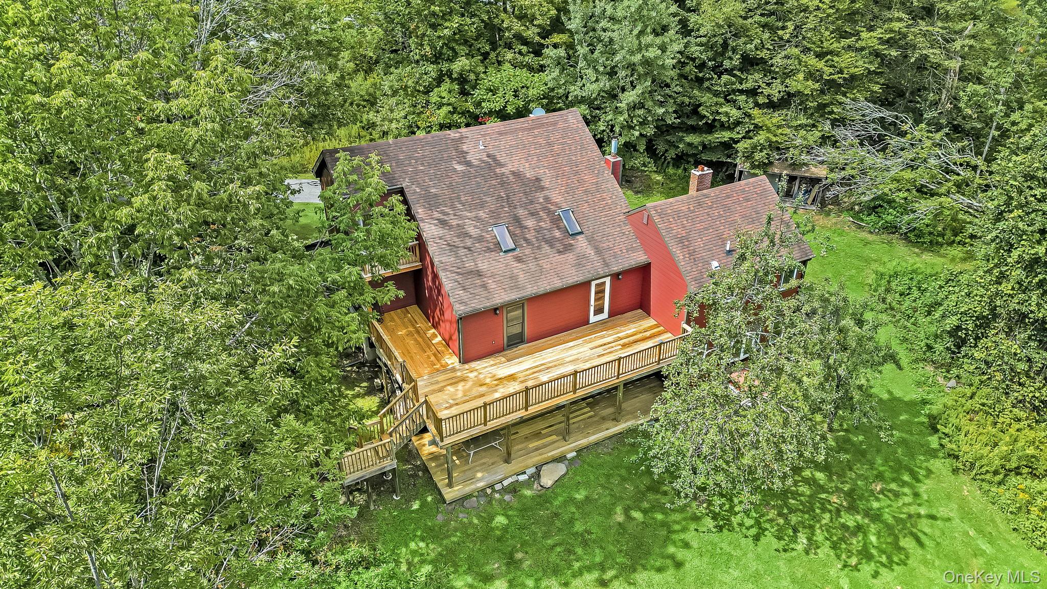587 Dutch Hill Road Property Photo 2