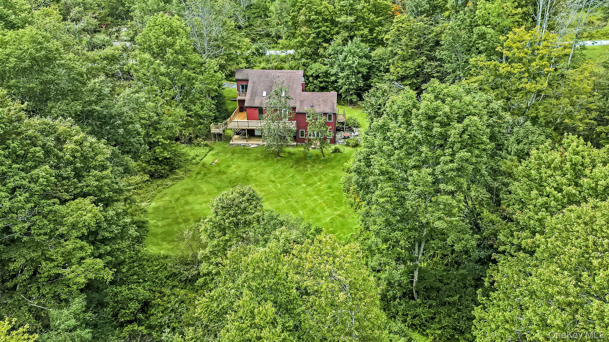 587 Dutch Hill Road Property Photo 3