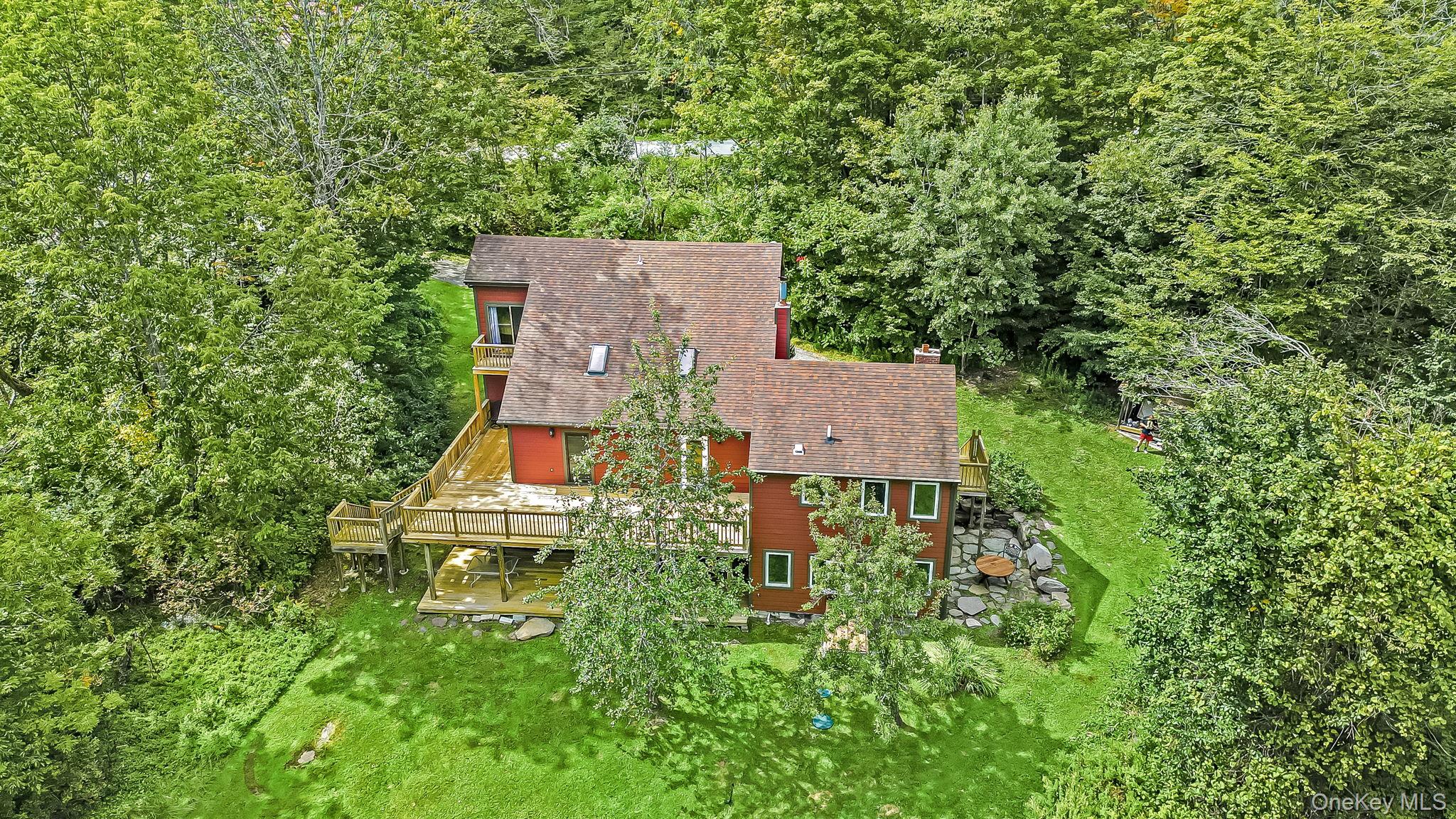 587 Dutch Hill Road Property Photo 4