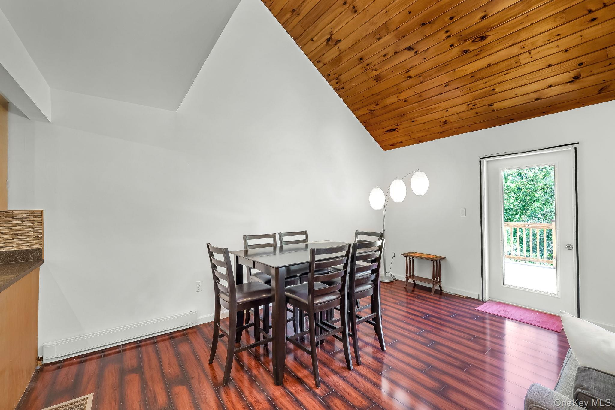 587 Dutch Hill Road Property Photo 8