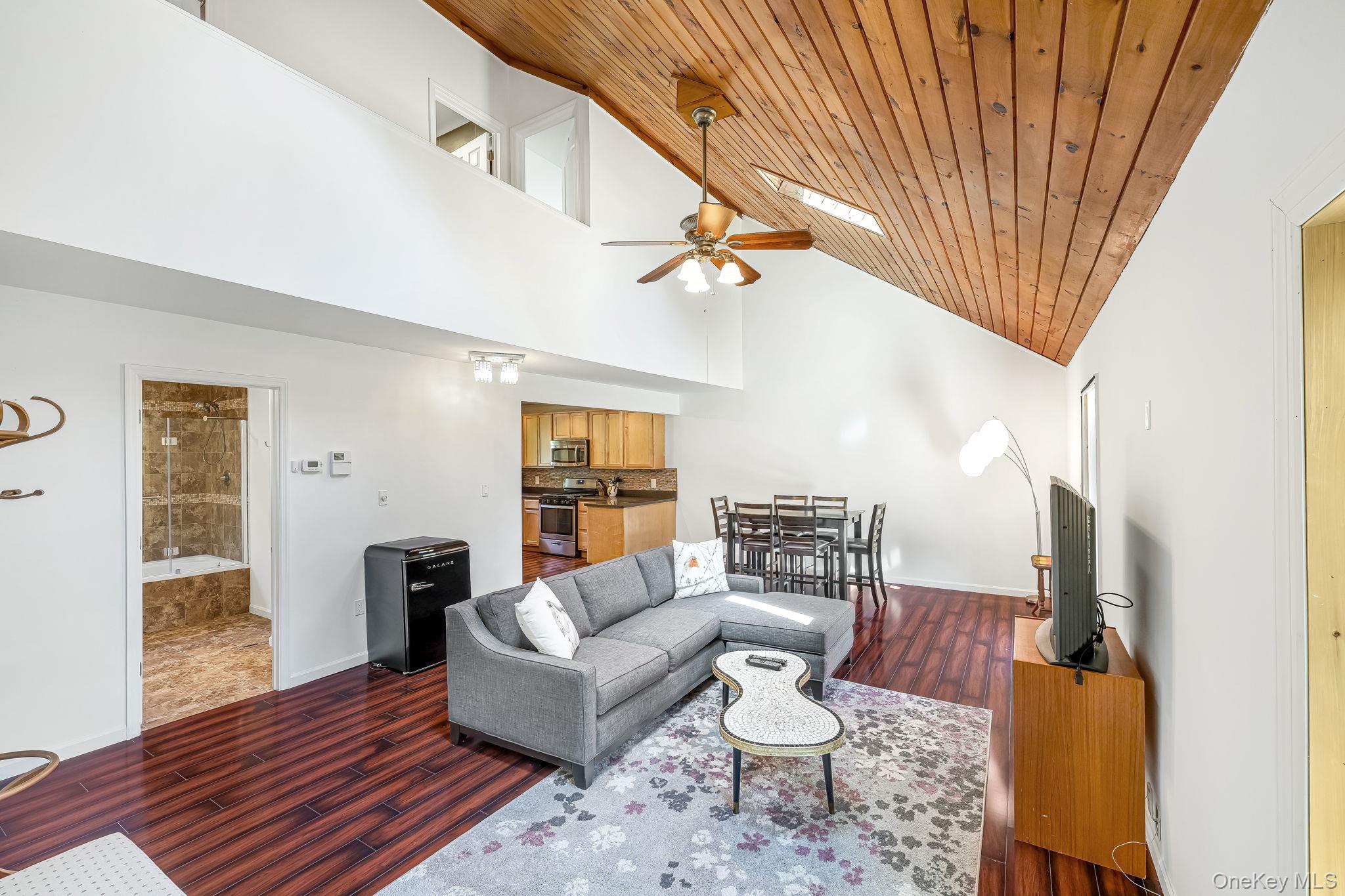 587 Dutch Hill Road Property Photo 10