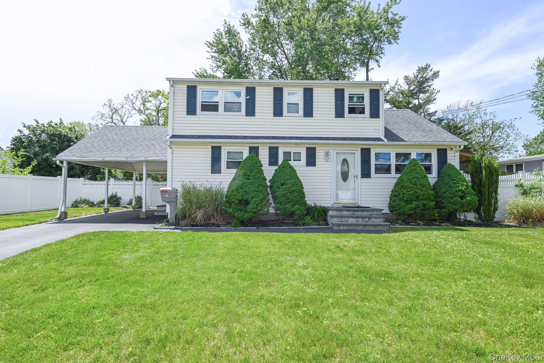 19 Midday Drive Property Photo 1