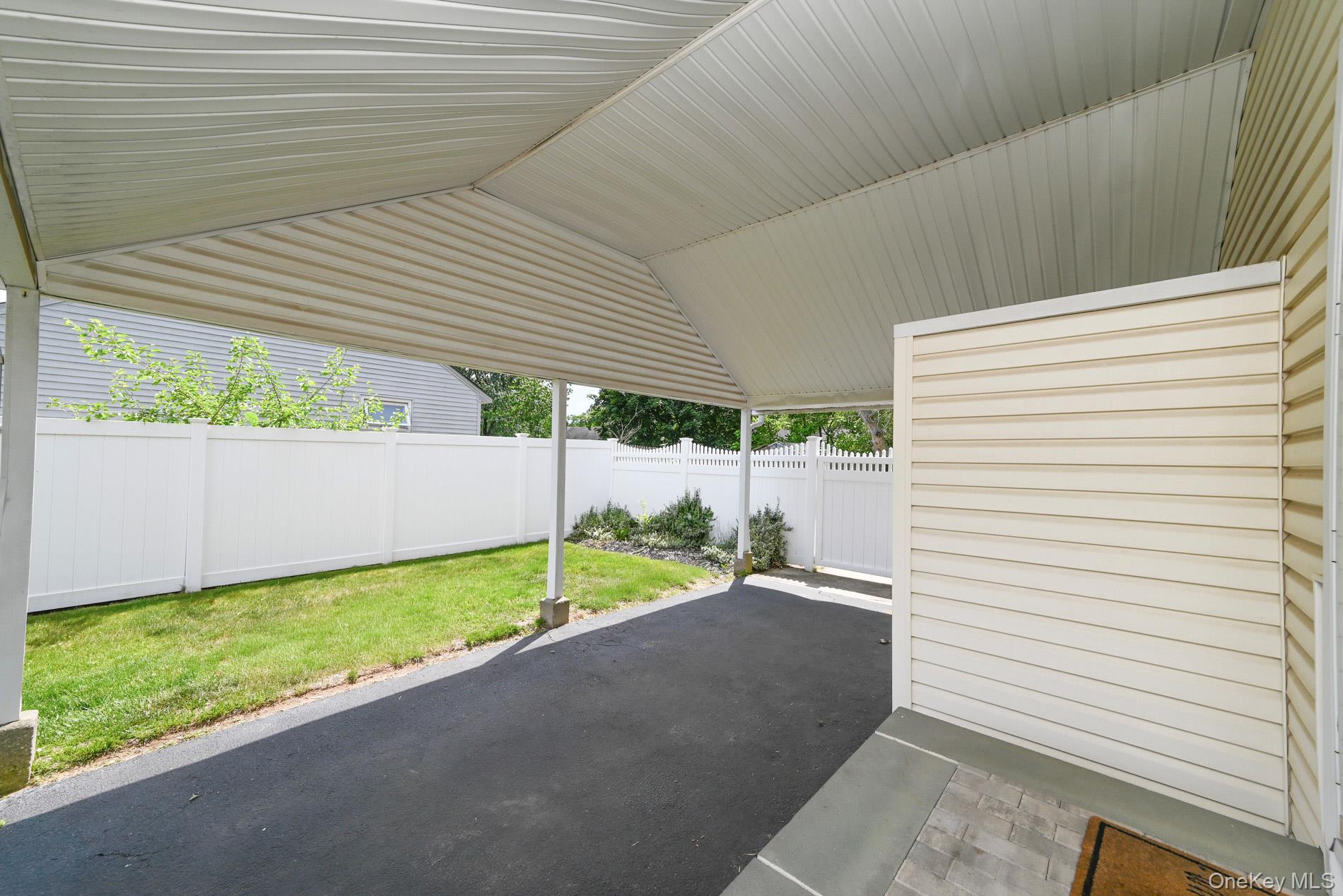 19 Midday Drive Property Photo 8