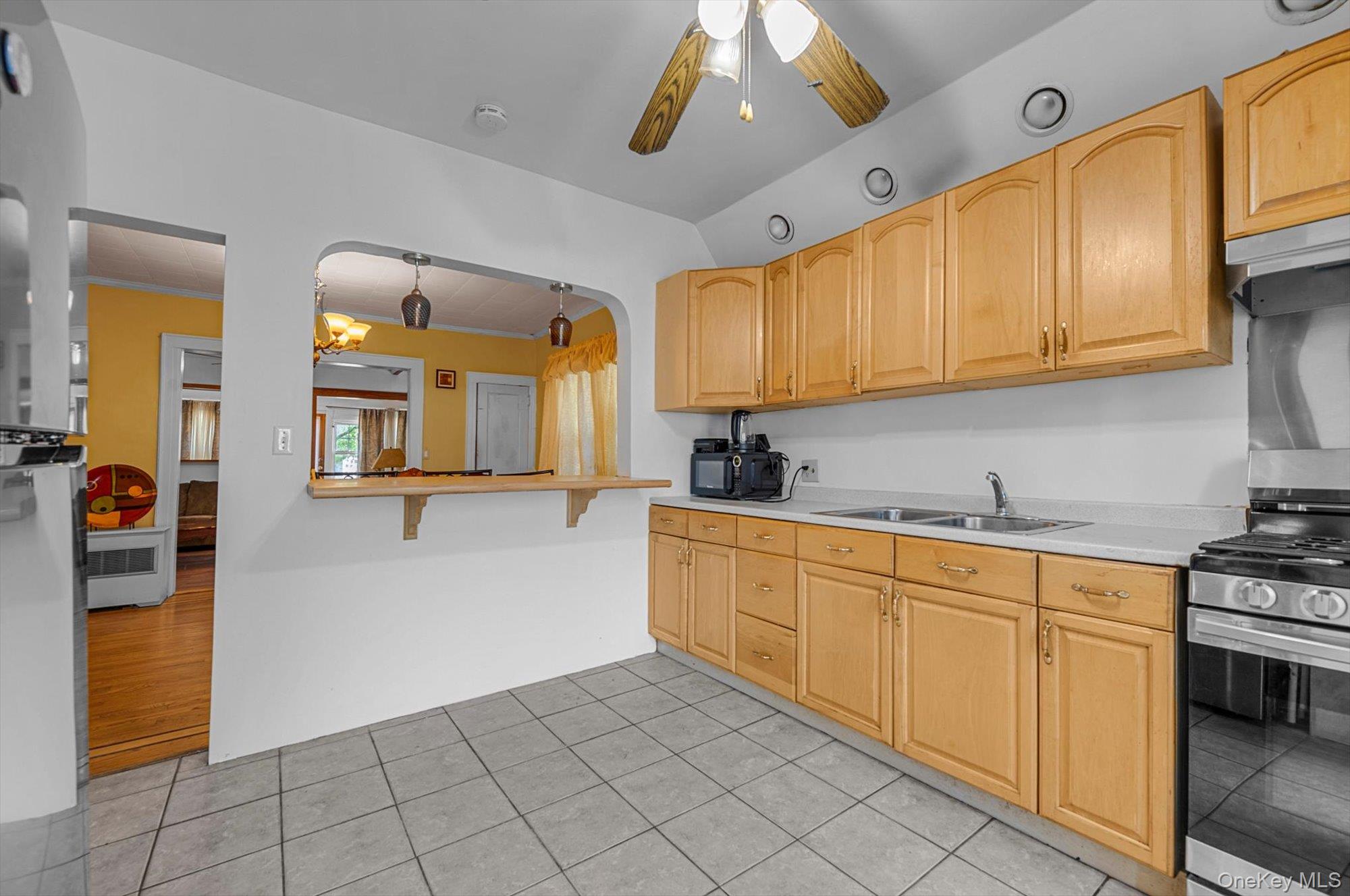 225-13 95th Avenue Property Photo 8