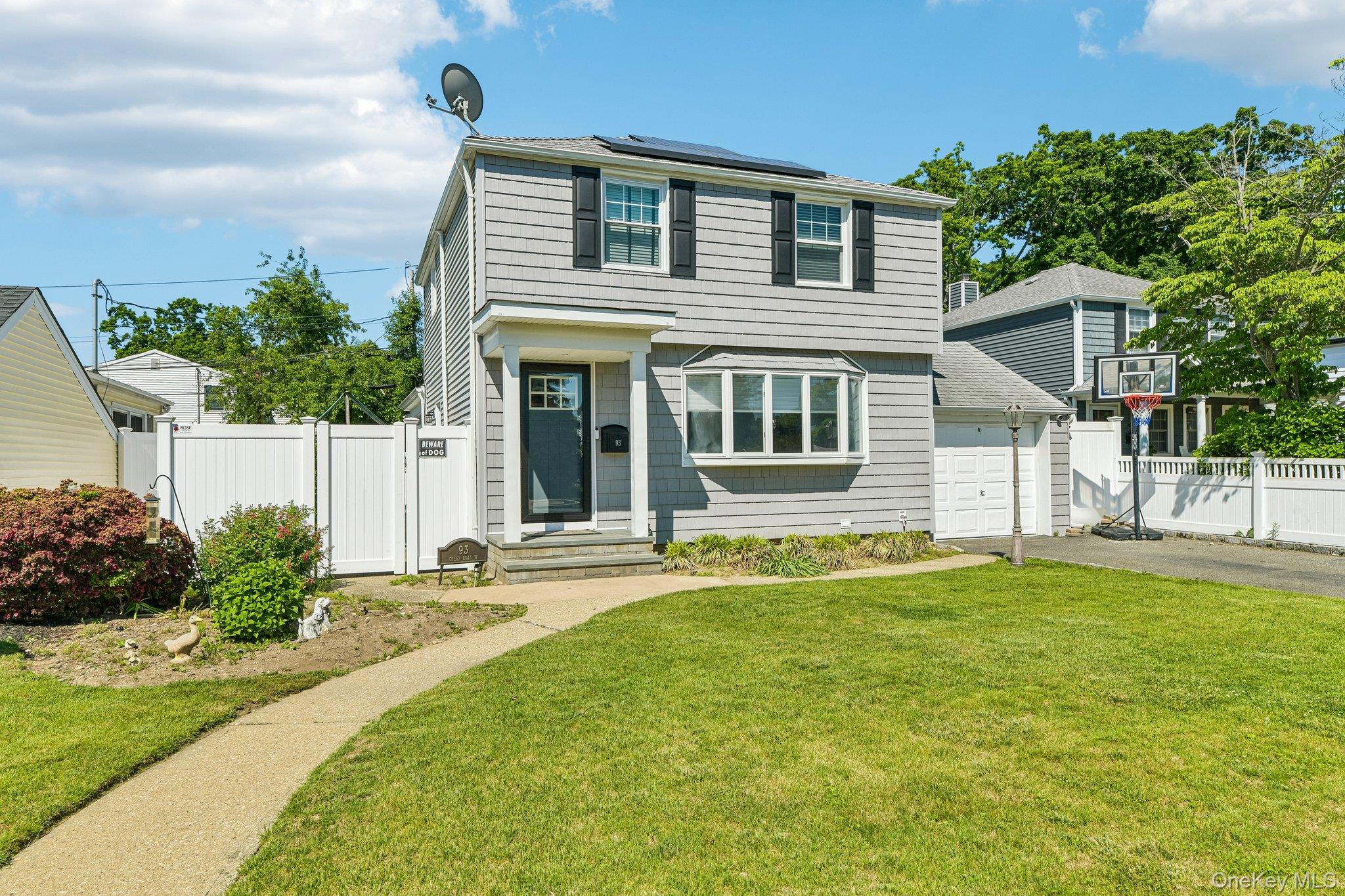 93 Crest Road Property Photo 1