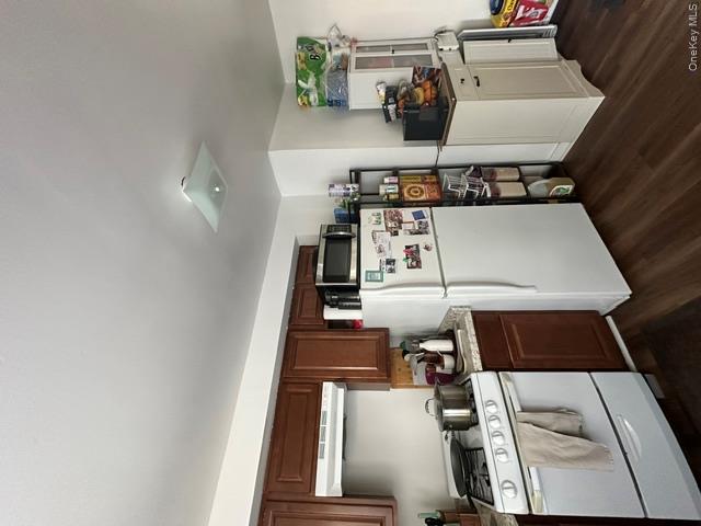 92 Center Street Property Photo 15